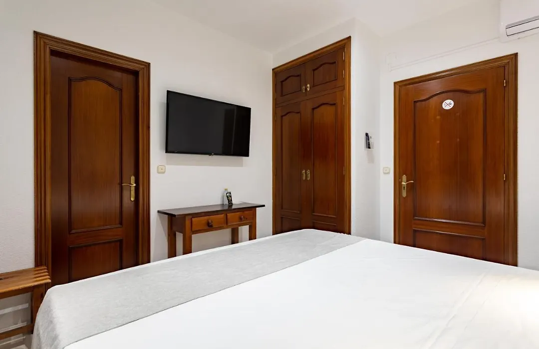 Hostal La Costa-1
